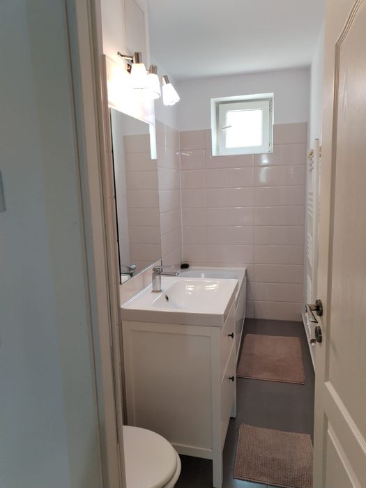 Închiriez 3 camere centru Piatra Neamț