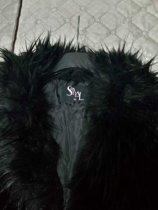 Дамско дълго пухено яке с яка с косъм