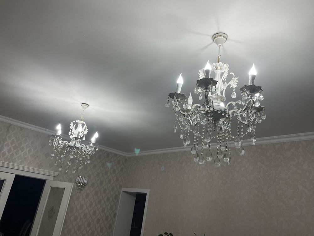 6 лампалық екі люстра әрқайсысы 13 мың
