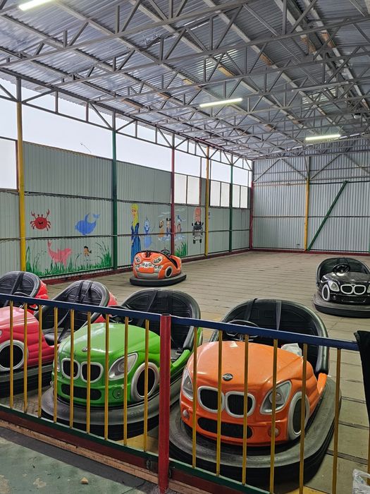 Продам бамперные машины 7 шт.С листами на площадь 9×16.