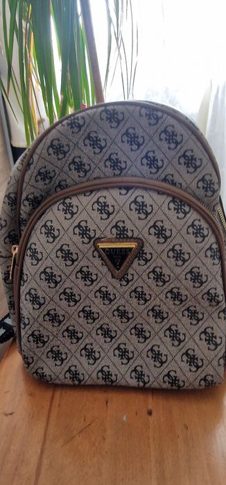 Rucsac guess nou