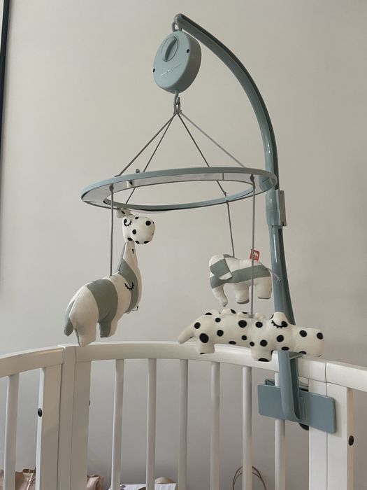 Dinebydeer Музикална икграчка с огледало