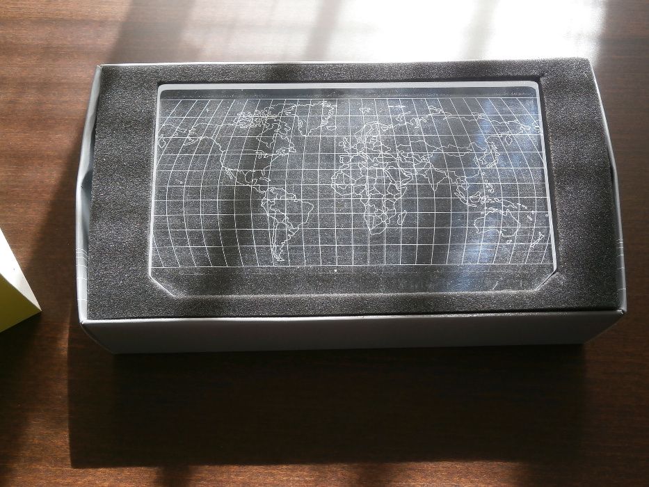 Ceas de birou - LCD world time clock , nou, in cutie , model deosebit