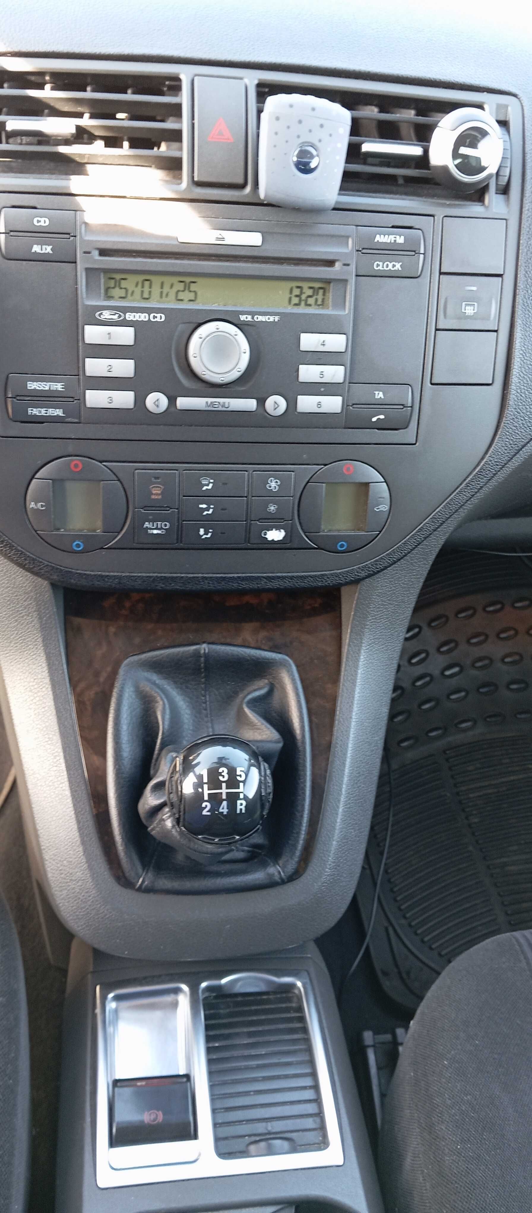 Vând Ford Focus C-max