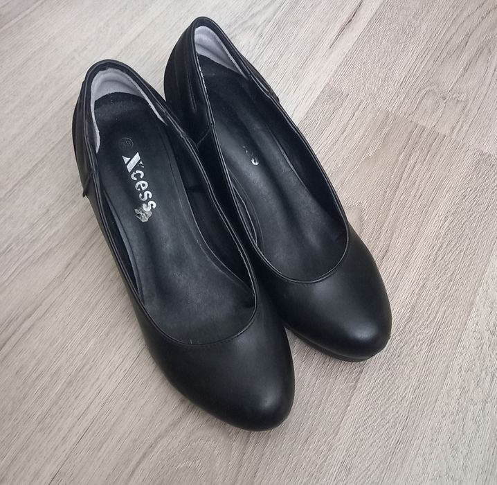 Черни обувки, удобни обувки и дамски сандали