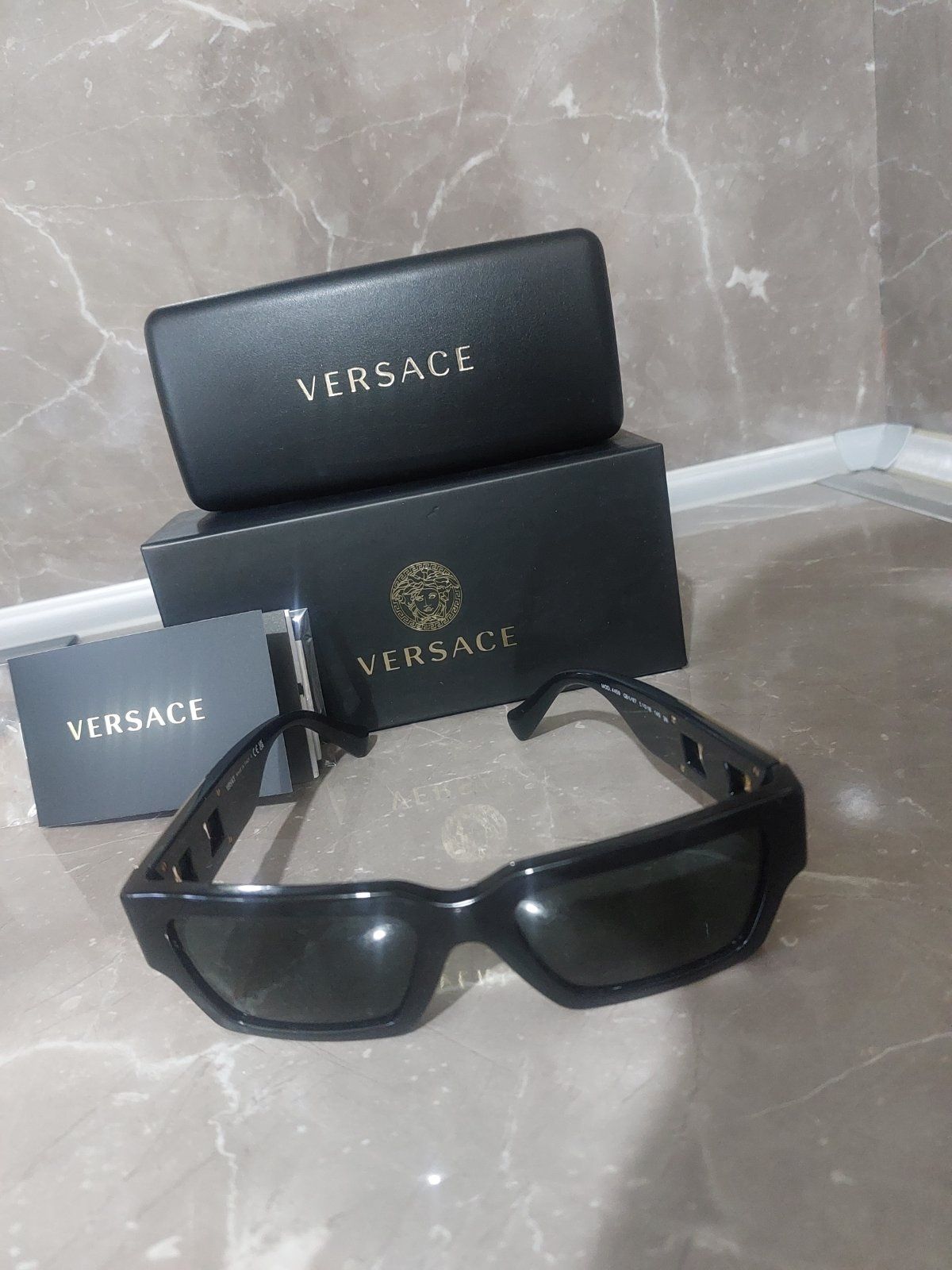 Слънчеви очила Versace