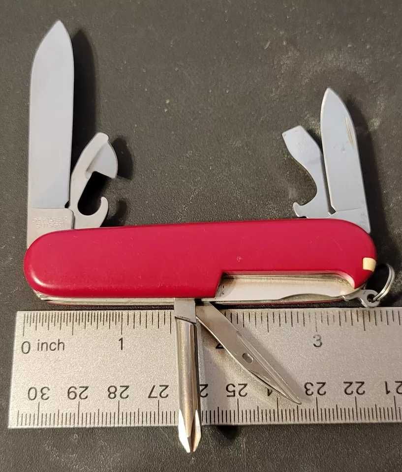 Швейцарские армейские ножи Victorinox.
