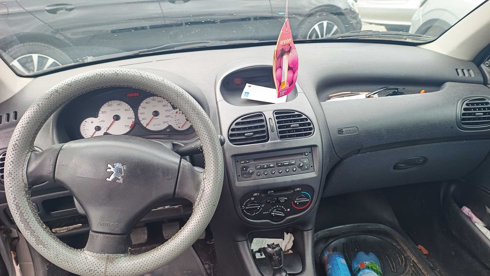 Vând mașina pentru rabla