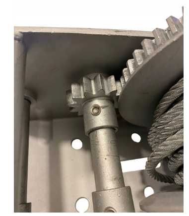 cel mai puternic troliu manual  HUSAR WINCH de 4500 lbs(trage 2000 kg)