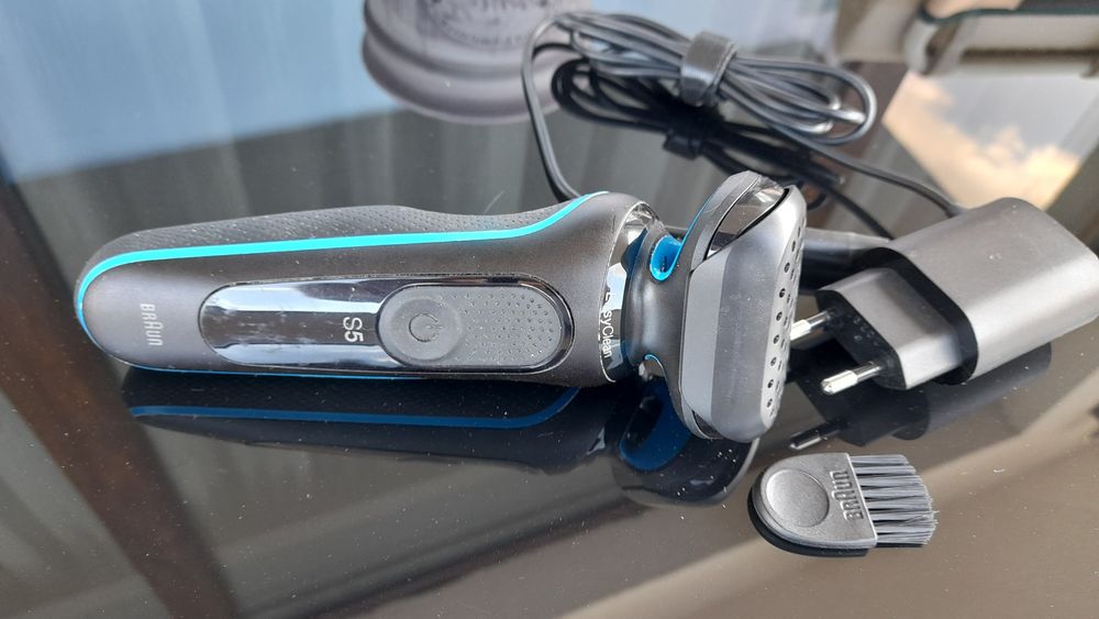 Aparat de ras Braun S5