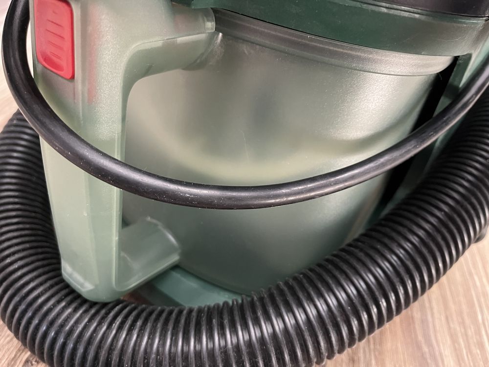 Прахосмукачка Bosch easy vac 3 . 160 лв