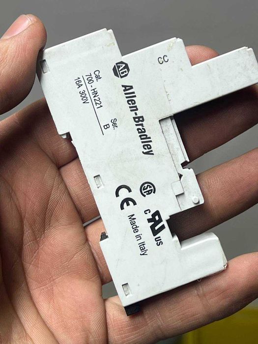 Одноконтактная розетка реле Ч.Ш.