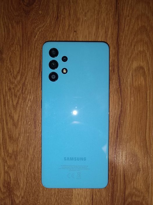 Продавам Самсунг А32