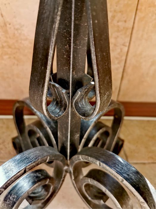 Антикварен Голям масивен свещник ковано желязо