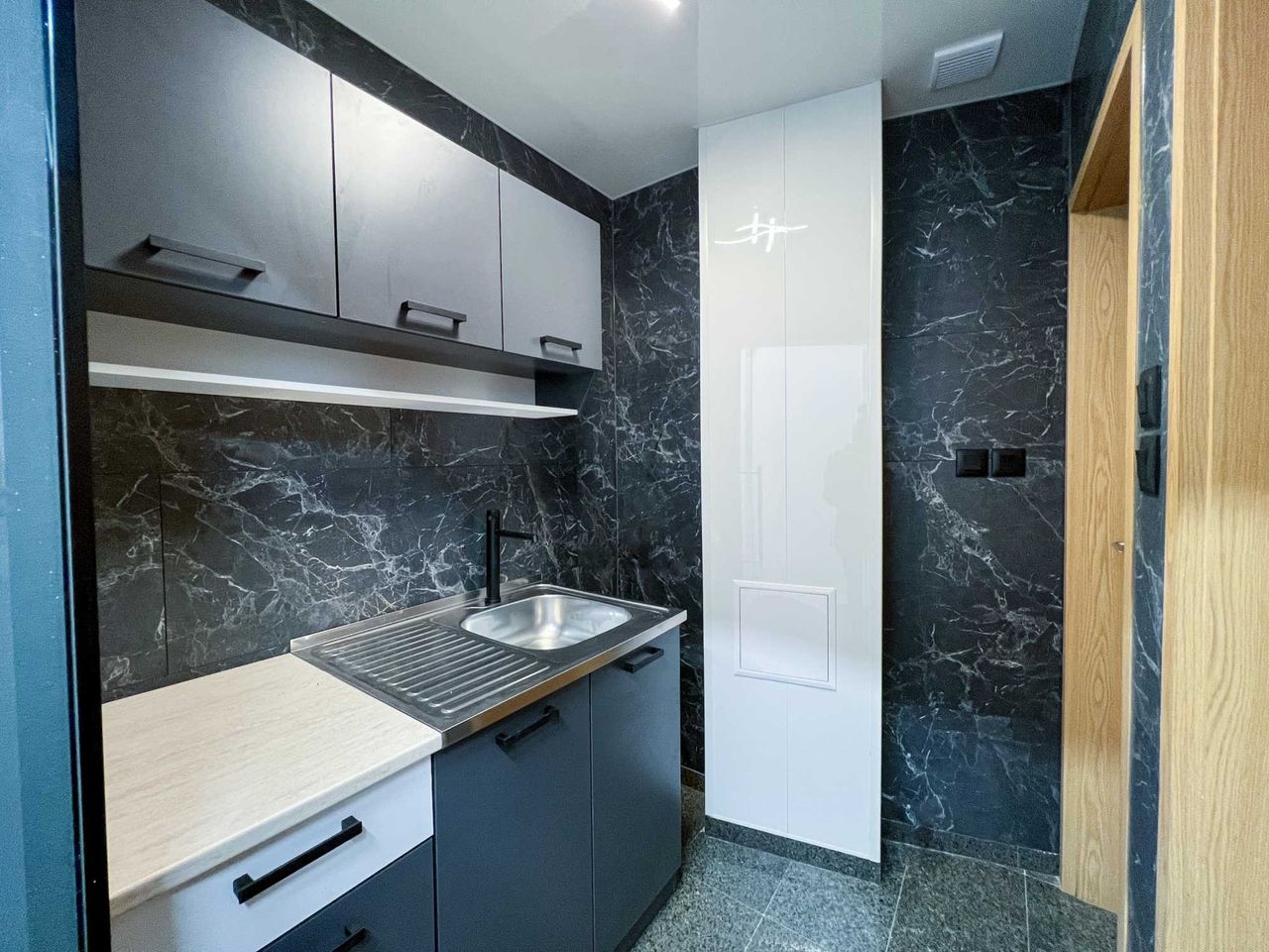 Продава се Офис в София, Лозенец - 303 кв.м за 3480 €/кв.м - Снимка #13