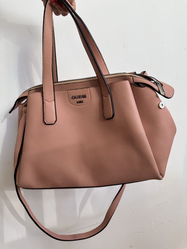 Дамски чанти Guess, Furla, Bvlgari, Calvin Klein, Pablo Baldini