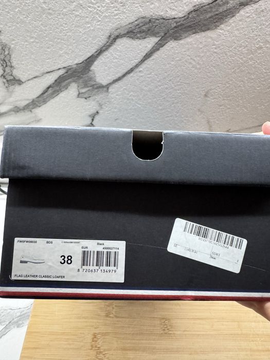 Лоуфъри Tommy Hilfiger, 38 номер