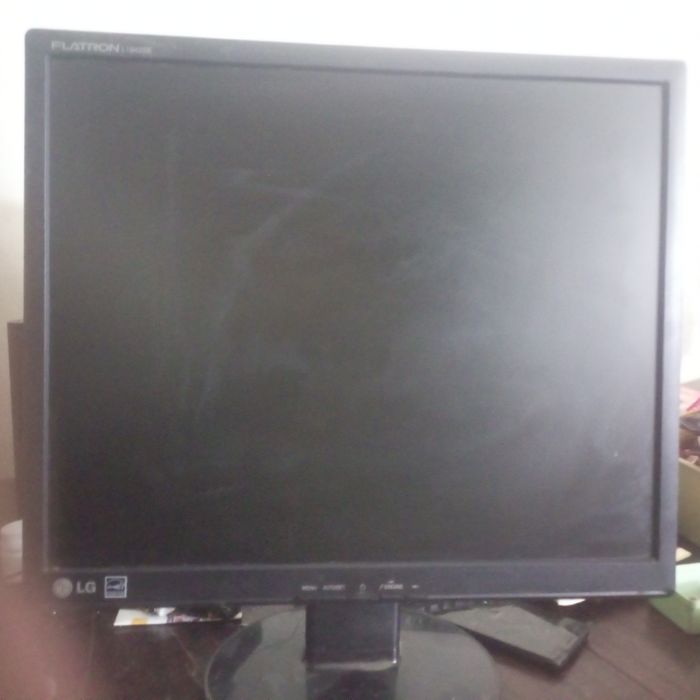 Продаю два рабочих монитора