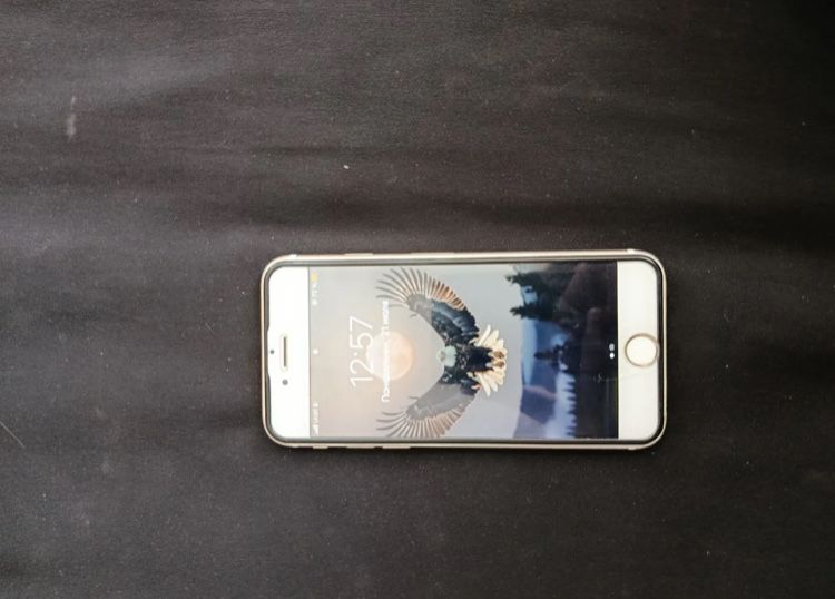 Motorola Rezr 3 iPhone 6s 64gb LL/a golt