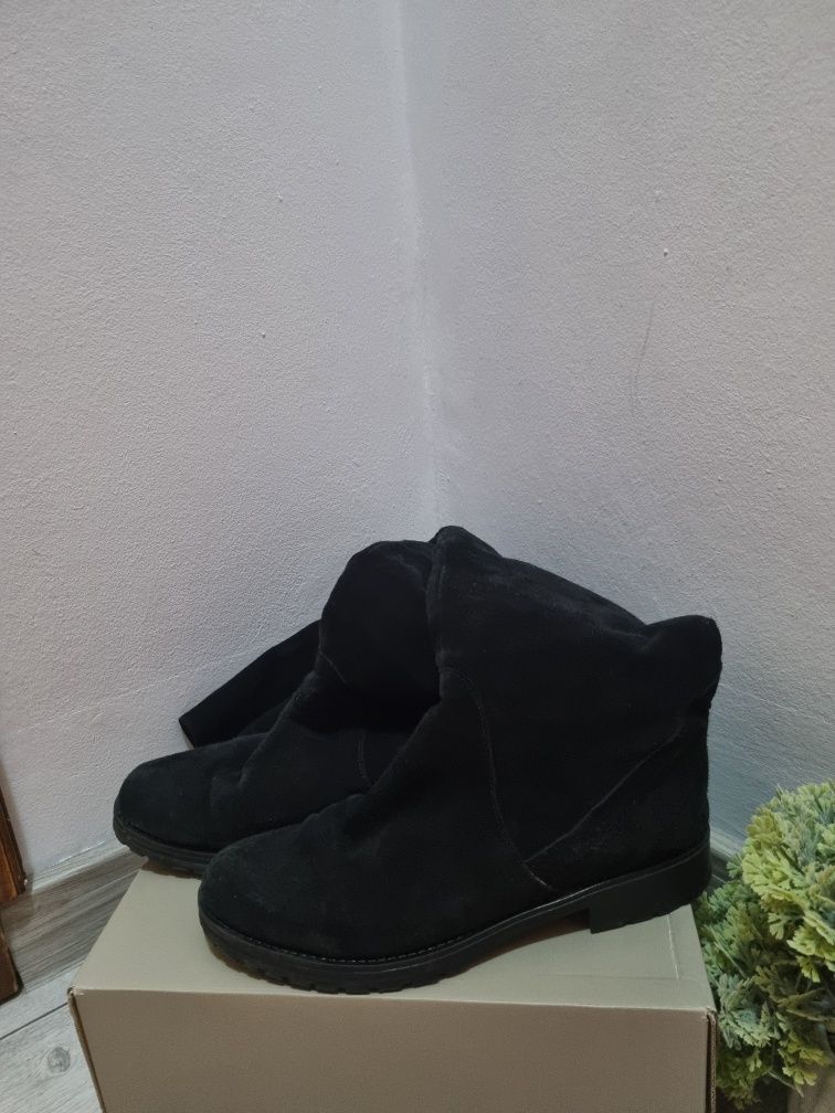 Cizme piele intoarsa