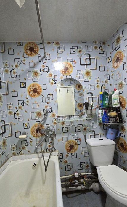 Продажа 1 хона 4 етаж 5 етажл 
Тасикбойов 3 канечка
42 кв
42 кв