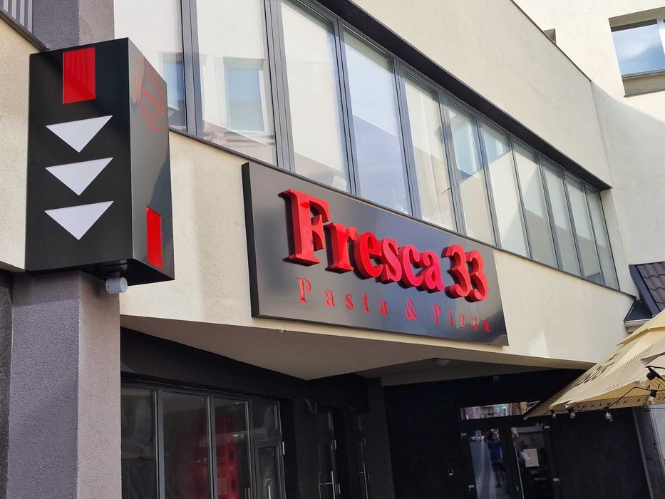 Reclame luminoase litere volumetrice casete si firme luminoase