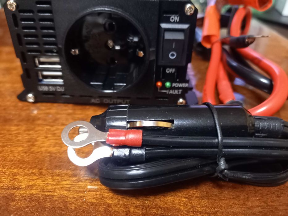 2000W мощност инвертор DC 12V към AC 220V- 230V- ново