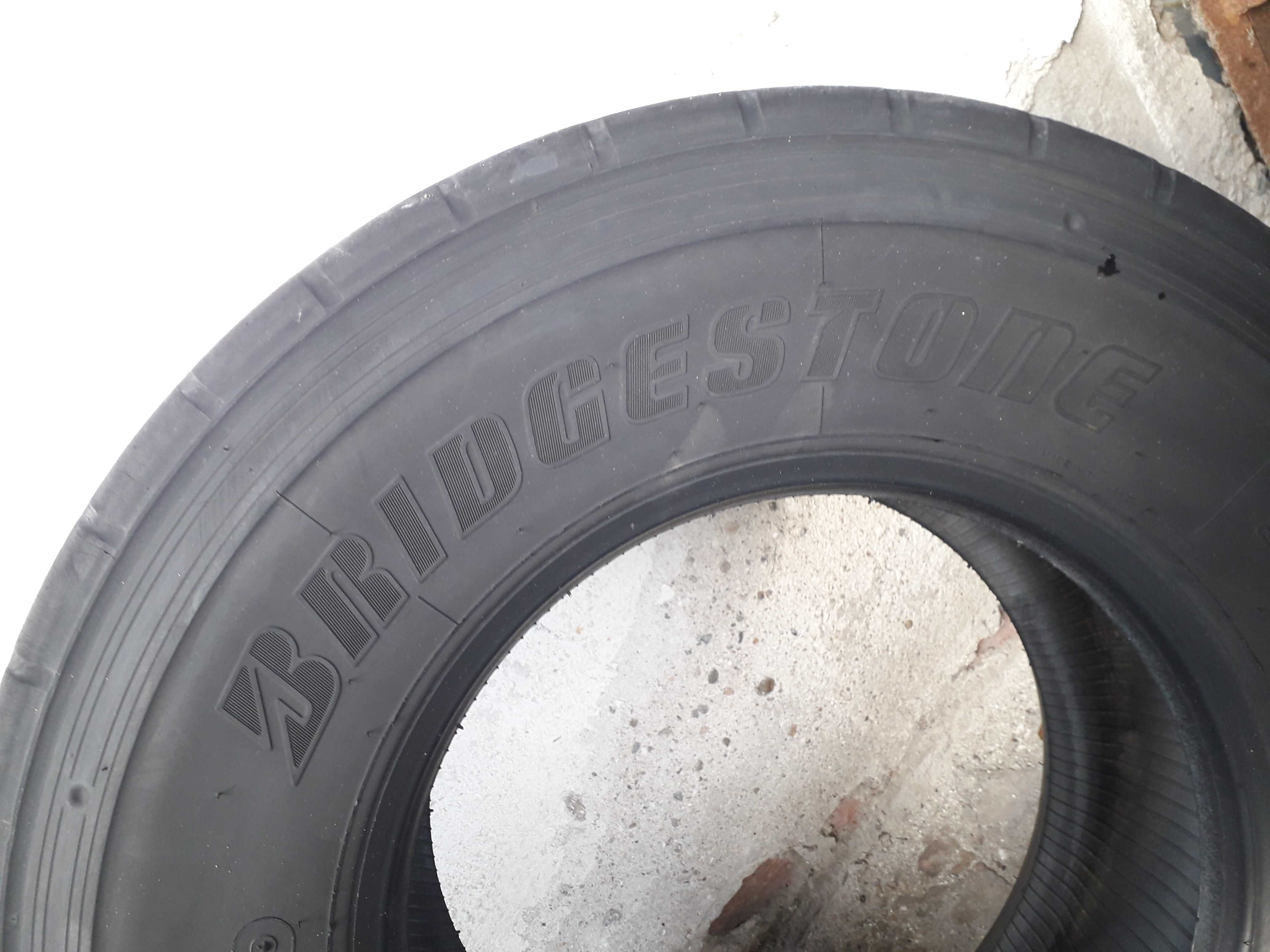 2 тежкотоварни гуми R19.5 305/70 Bridgestone R227 148/145M M+S 18PR