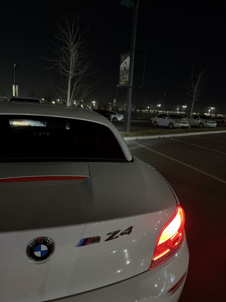 Продаю редкий и мощный BMW Z4 M в идеальном состоянии.
