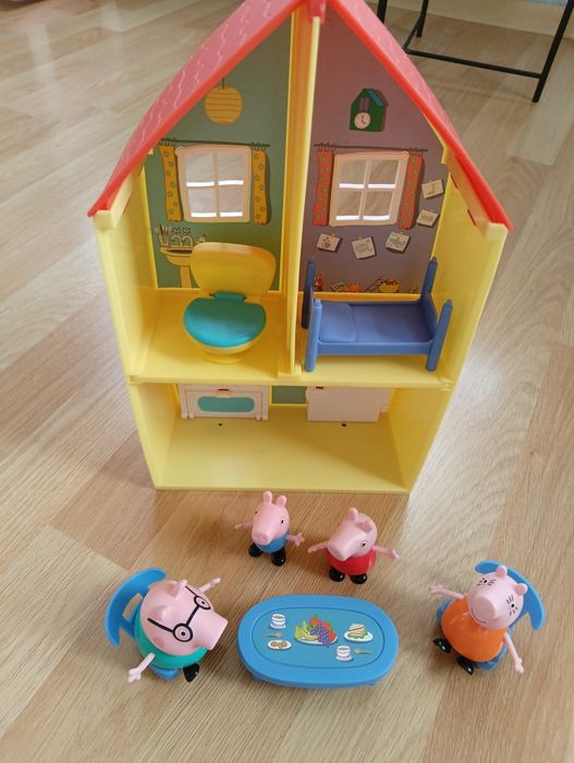 Пепа пиг, кщчичка фигурки и обзавеждане
