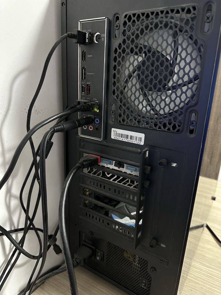 Gaming PC Intel Core i5-10600k 1TB HDD Radeon RX6600XT 16GB Ram