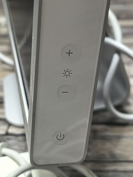 Apple cinema display