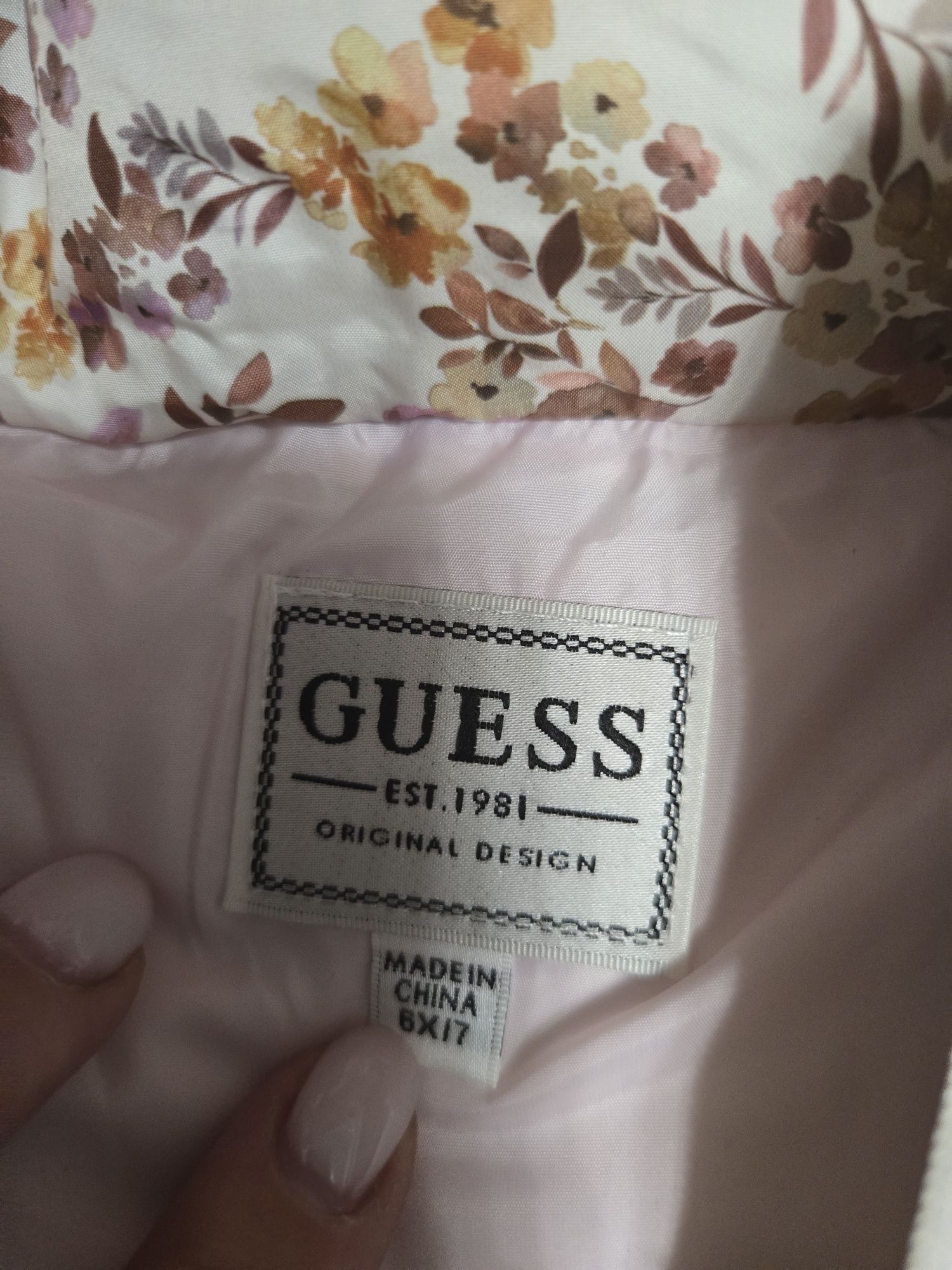 Детско яке GUESS 6-7год.