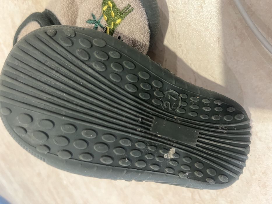 Лот от бебешки сандалки и пантофки