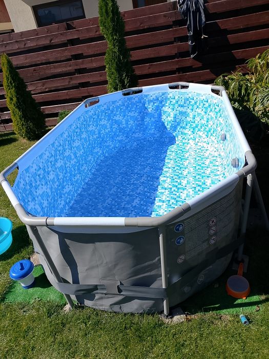 Piscină ovală 3x2 m