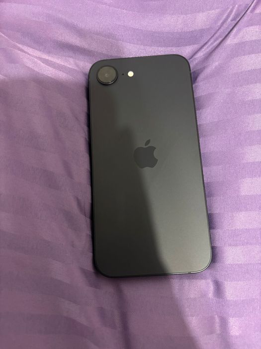 Iphone 16e black