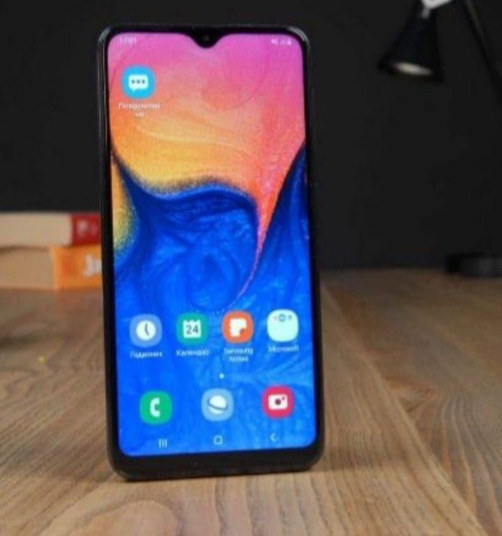 Продам самсунг а10s в отличном состоянии