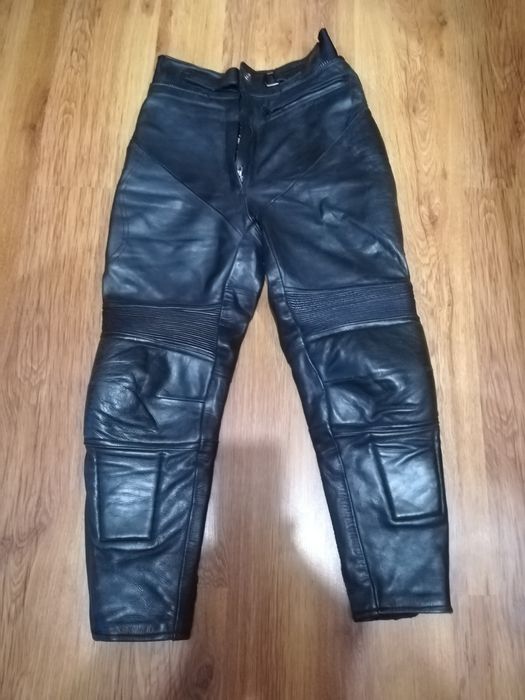 Дамски кожен мото панталон 40L