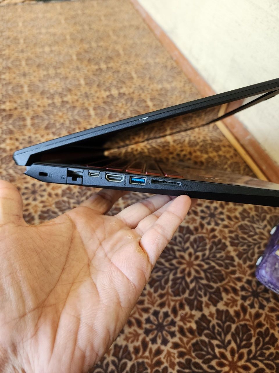 Ideal acer nitro 5. 16gb operatifka. 128gb ssd 500gb hdd.