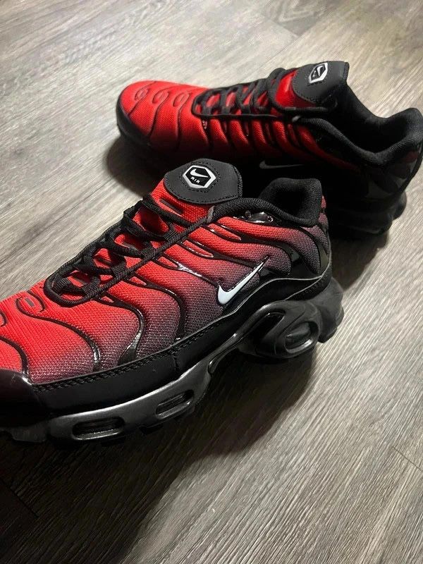 Nike Air Tn 42//43//44 noi/new