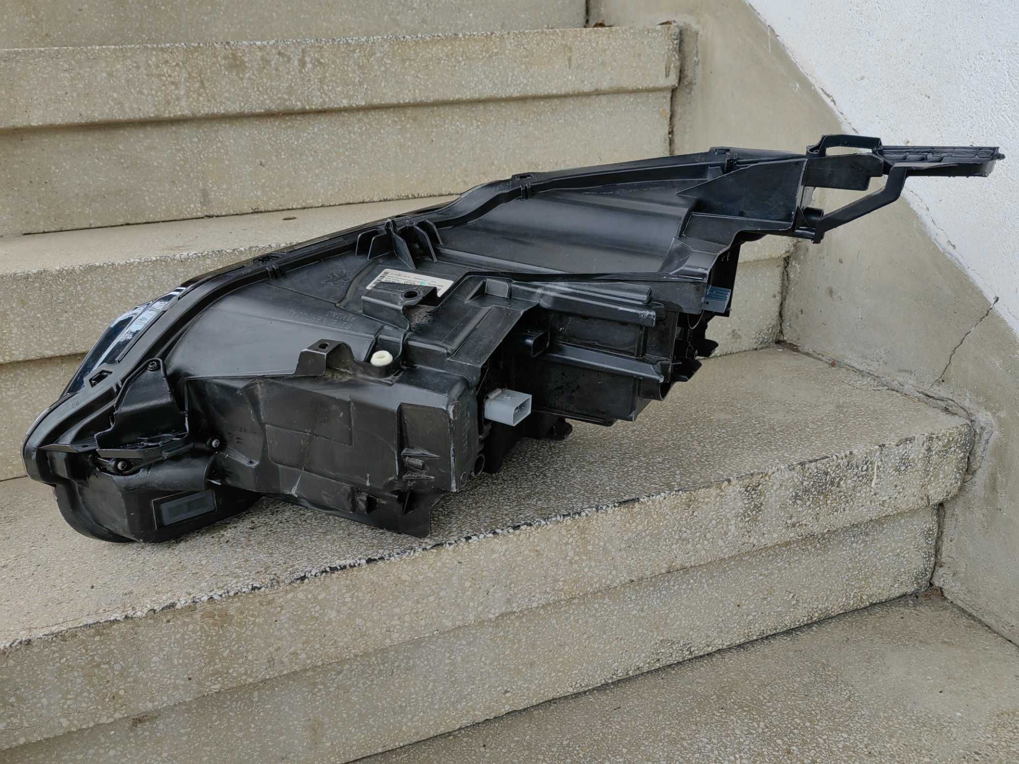 Фар Peugeot 3008 5008 LED Face десен/Фар Пежо 3008 5008 Оригинален