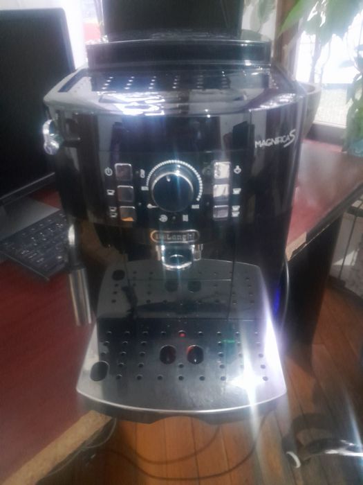Expresor  delonghi magnifica s