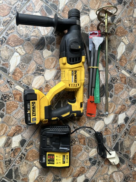 Ciocan Roto-percutor DeWALT XR 18V Brushless, + o baterie 4.0 AH