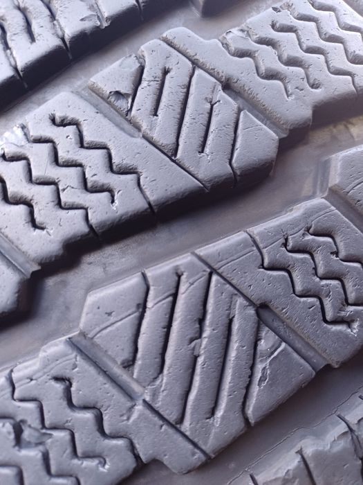 Гуми 235/65/16С  Мишелин