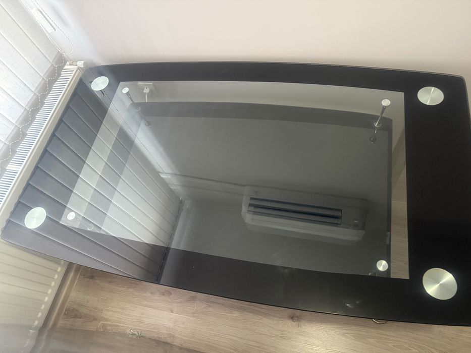 Трапезна стъклена маса