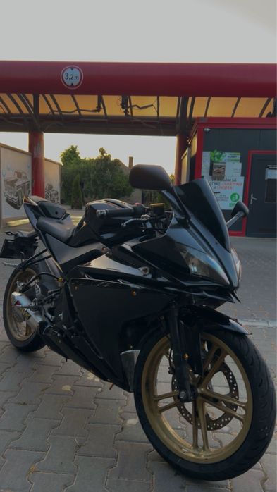 Vând yamaha yzf r125