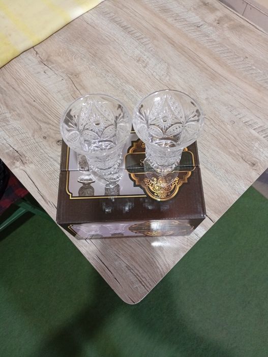 Янги каробкада тутилмаган фужерла