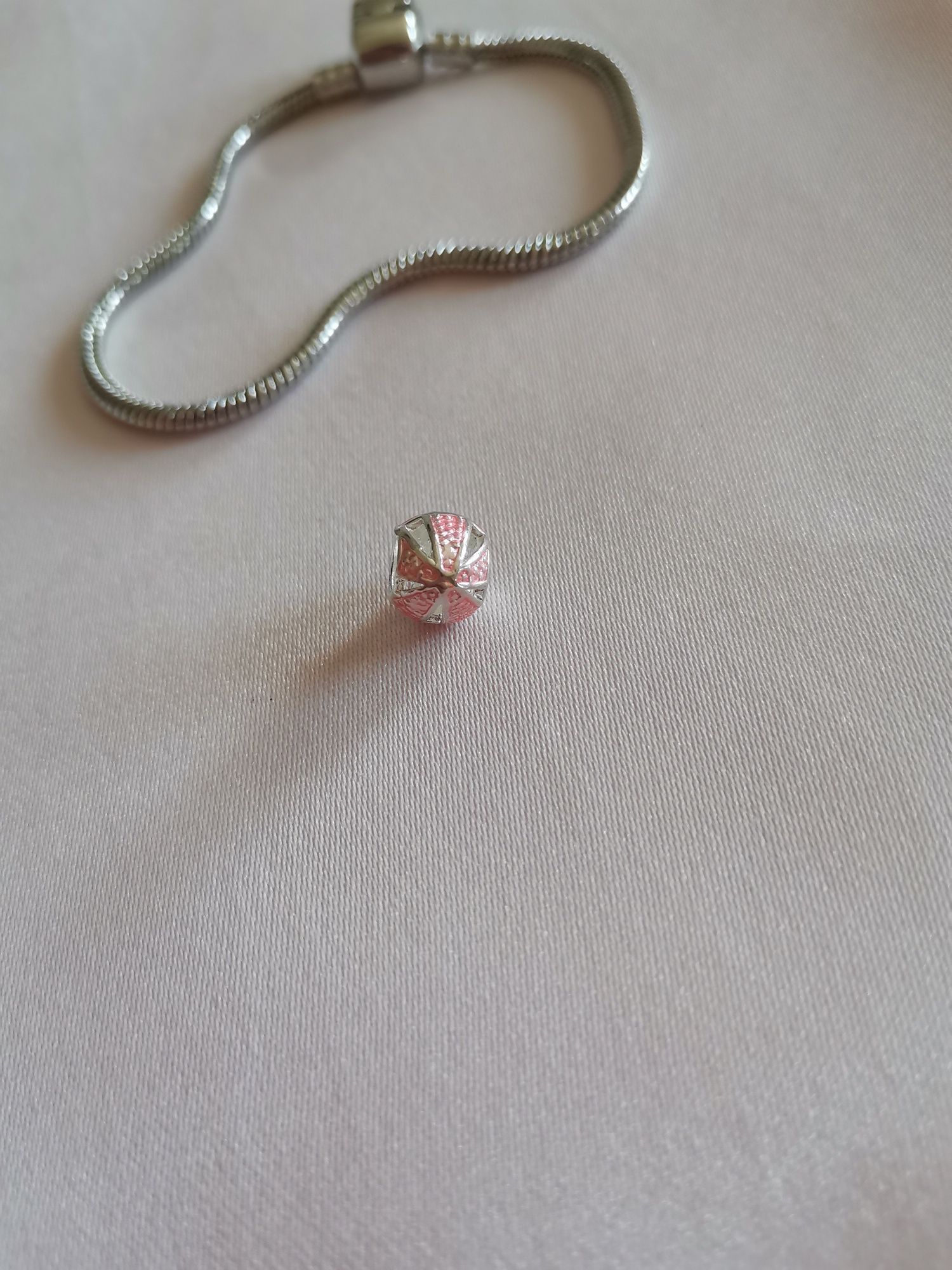 Charm-uri pentru brățări tip Pandora