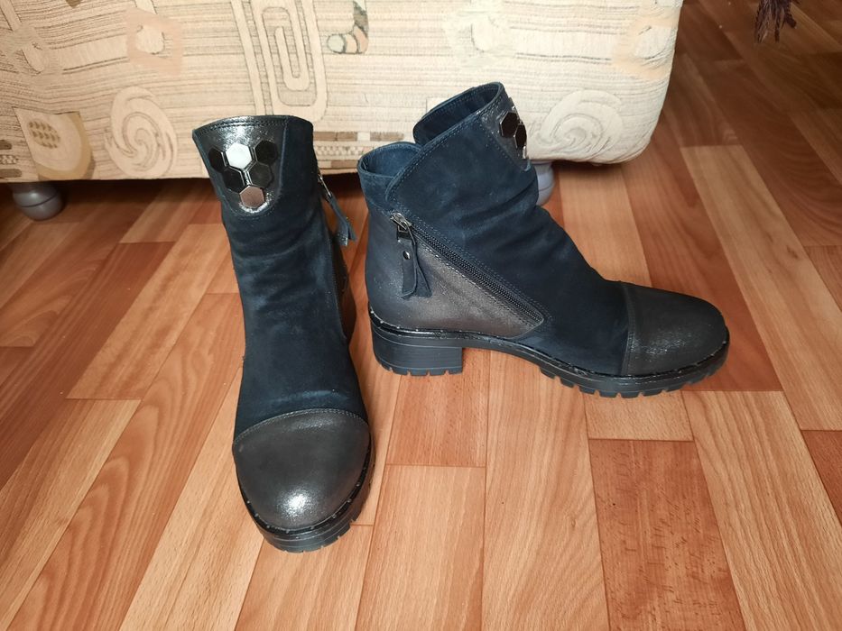 Шикарные стильные ботинки натуральная замша почти новые