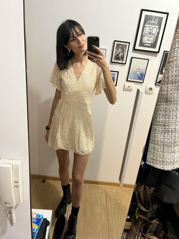 Нежна рокля с пайети ZARA XS